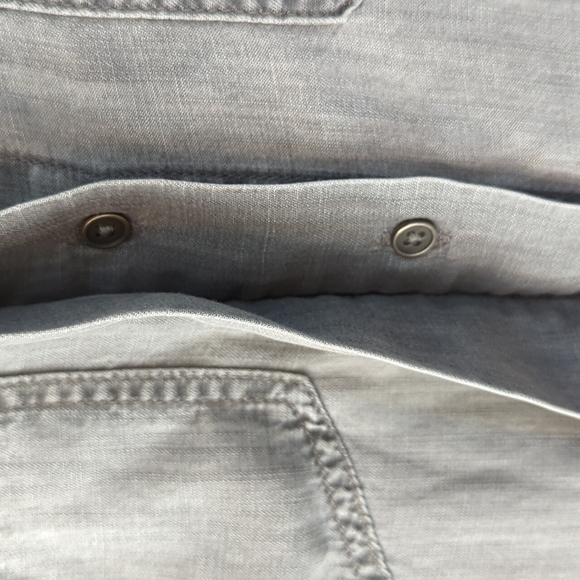 Anthropologie Cloth & Stone Split-Back Gray Chambray Buttondown - Picture 13 of 16